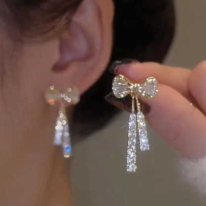 Bow Diamond Crystal Earrings Fashionable And Stylish Earrings New Trendy Design Silver Needle Earrings For Women