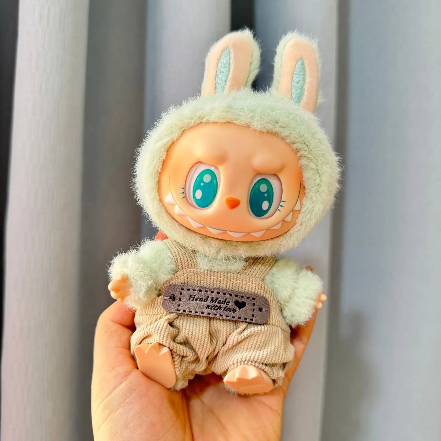 Cute Mini Plush Doll'S Clothes NO Doll Outfit Bib Pants Accessories Labubu II Idol Dolls Jumpsuit Xmas Sitting Party Clothing